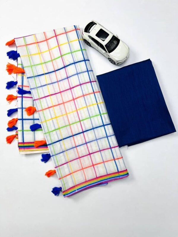 Linen Digital Print Saree with Dumka Latkan & Blouse