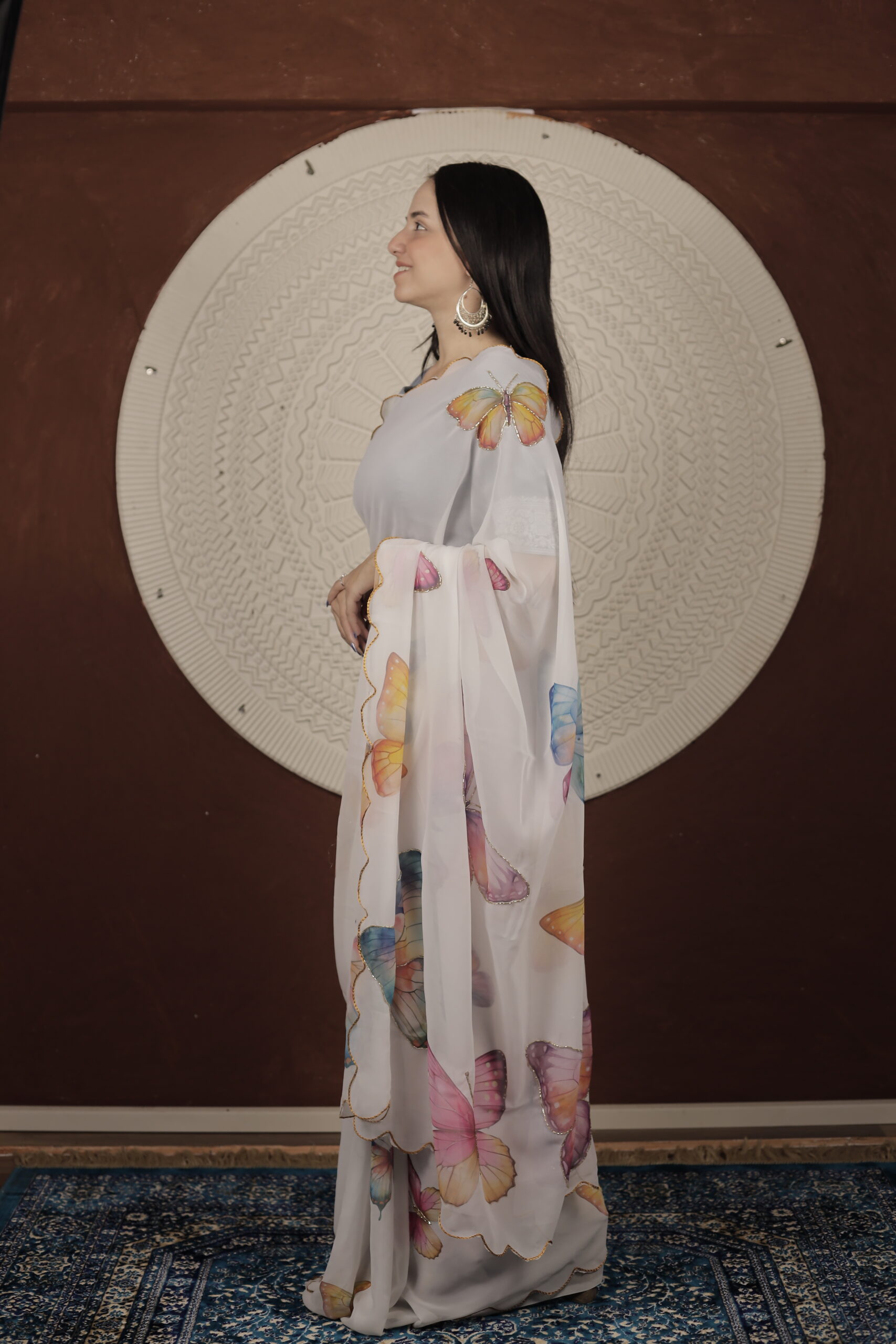 White Butterfly Printed Saree with Aari Work – The Fabrizo Saree White Butterfly Printed Saree with Aari Work - Image 2