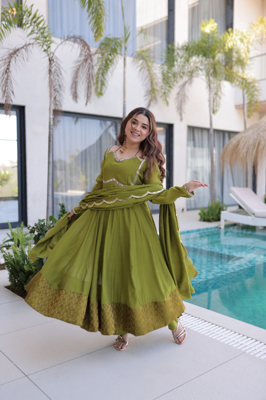 Mul Chanderi Mirror Work Kurti Pant Dupatta Set – Fancy V Neck – The Fabrizo Saree Mul Chanderi Mirror Work Kurti Pant Dupatta Set – Fancy V Neck - Image 2