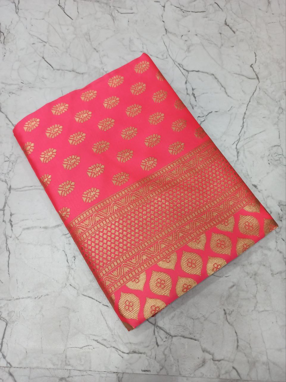 Banarasi Soft Lichi Silk Saree with Rich Pallu & Jacquard Work – The Fabrizo Saree Banarasi Soft Lichi Silk Saree with Rich Pallu & Jacquard Work - Image 2